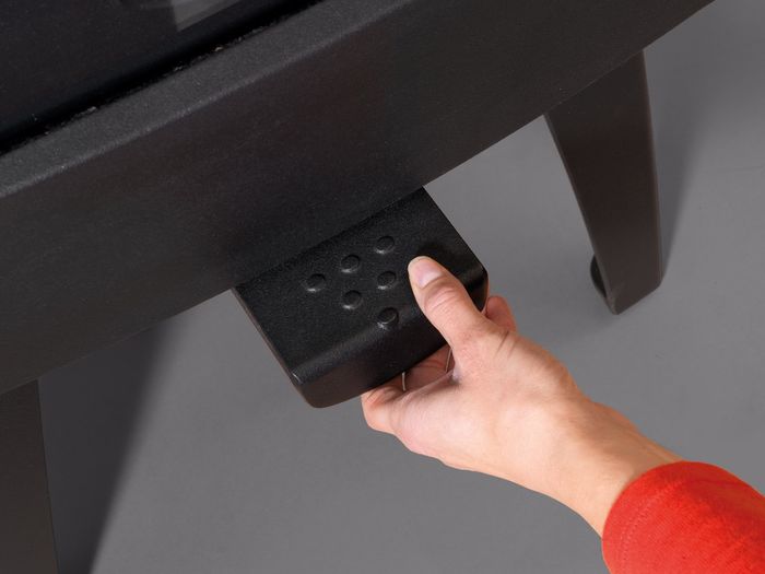 Dovre Sense 303 regulacja procesu palenia w piecyku Dovre z serii Sense